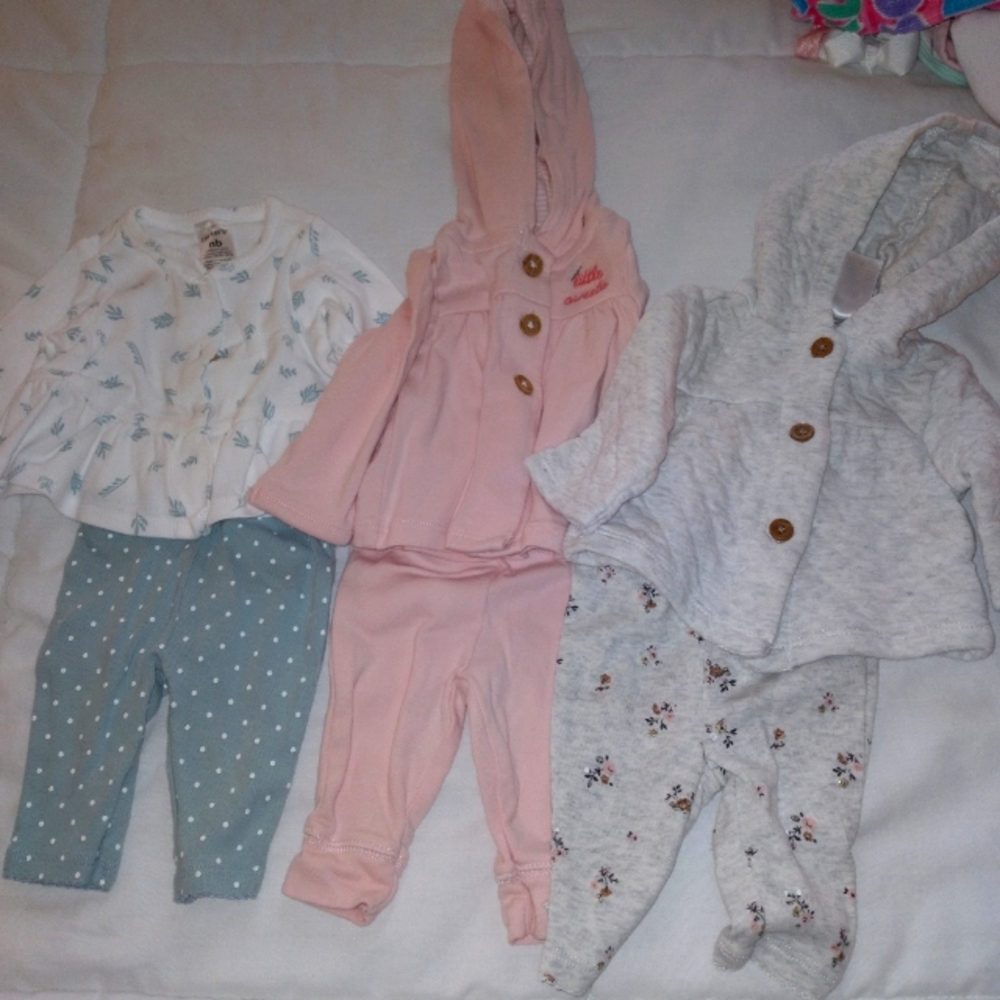 3 newborn outfits